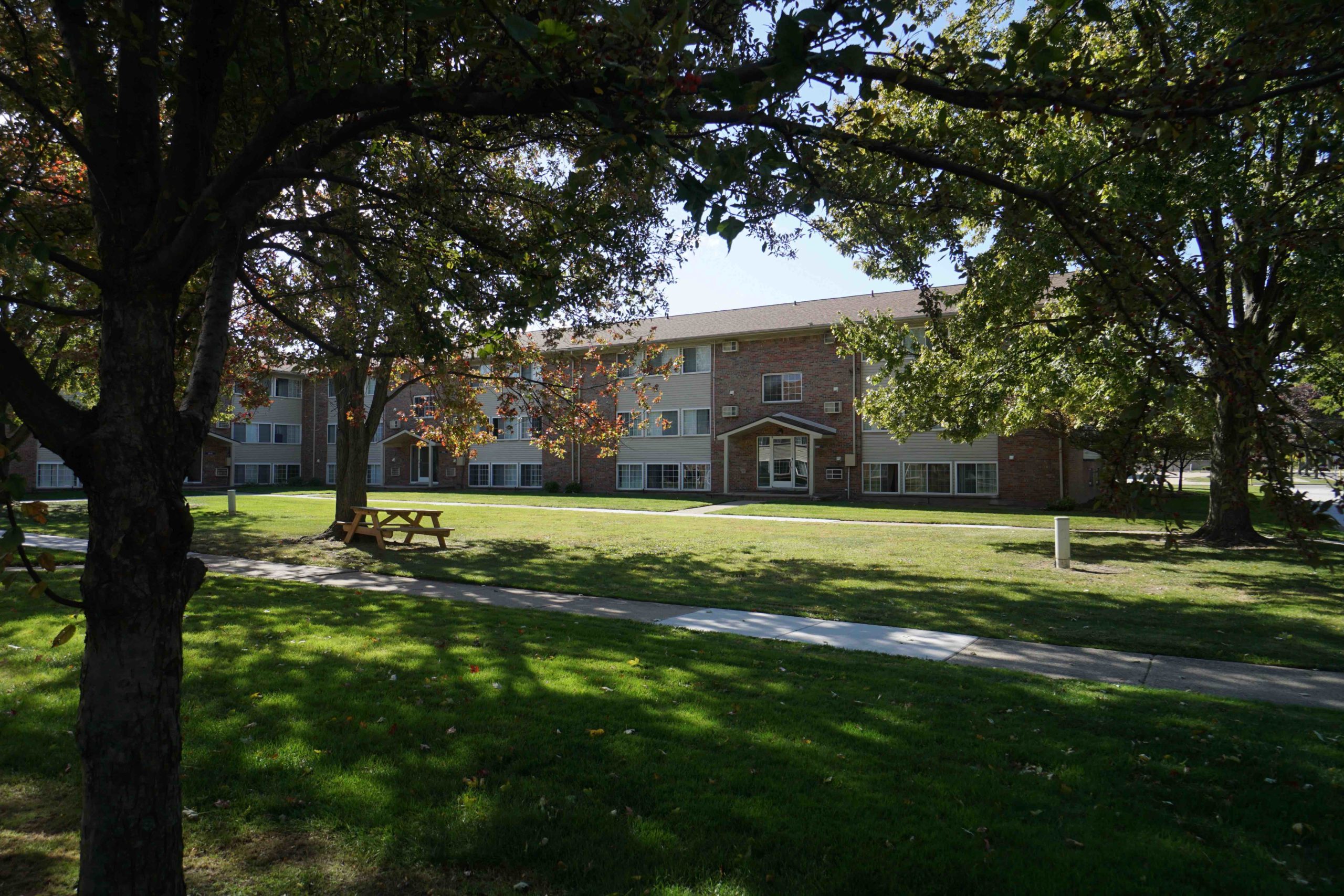 The Meadows on Ten is a 342 unit apartment community located in Warren, Michigan.
